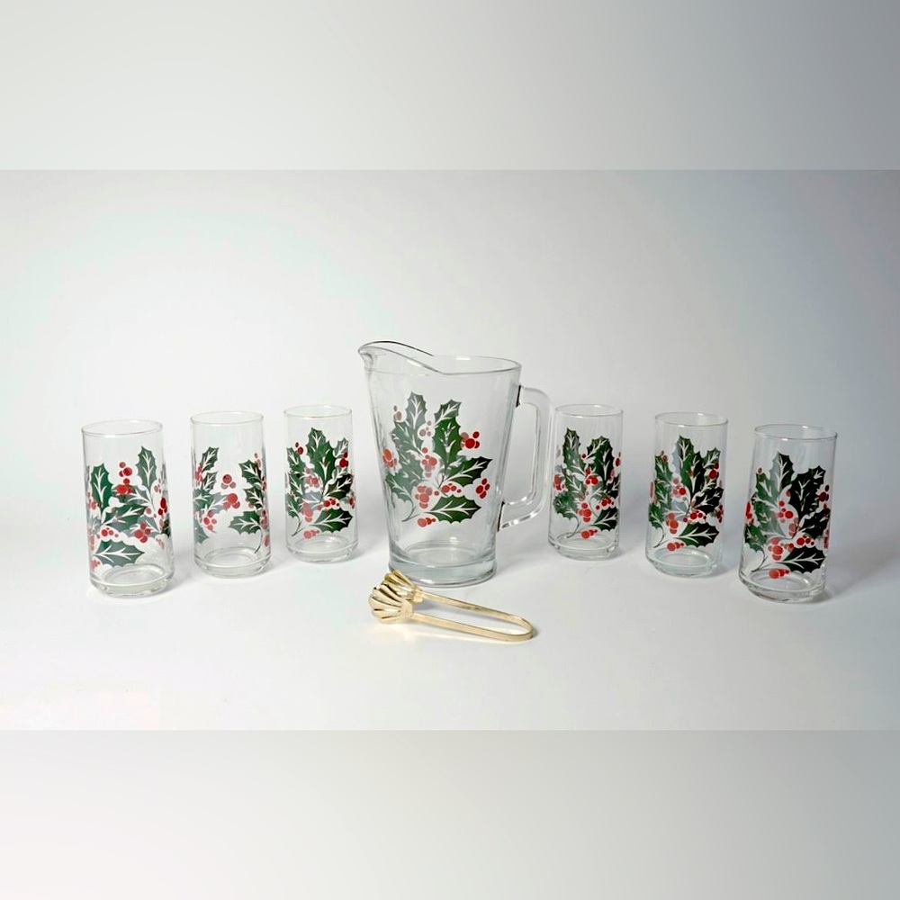 Crisa Holiday Glassware set with holly and leaves